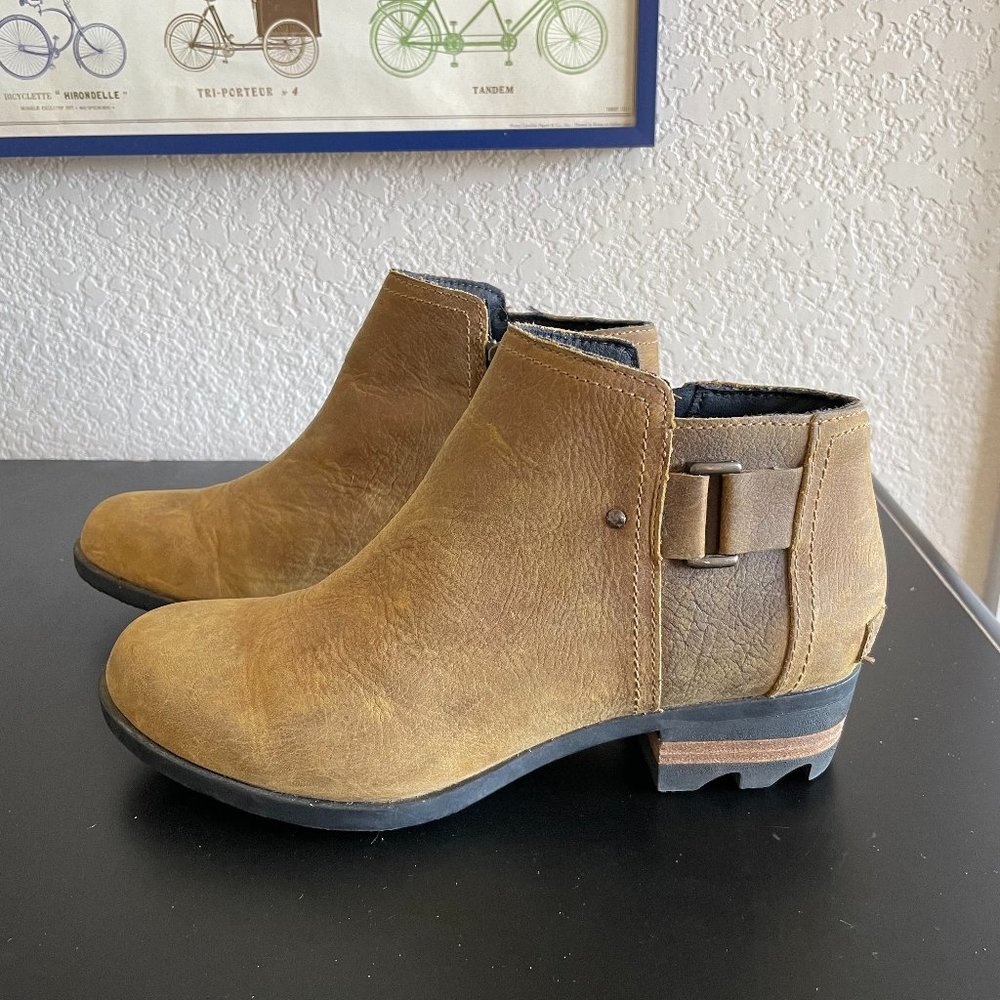 Sorel Lolla Ankle Boot, size 8.5